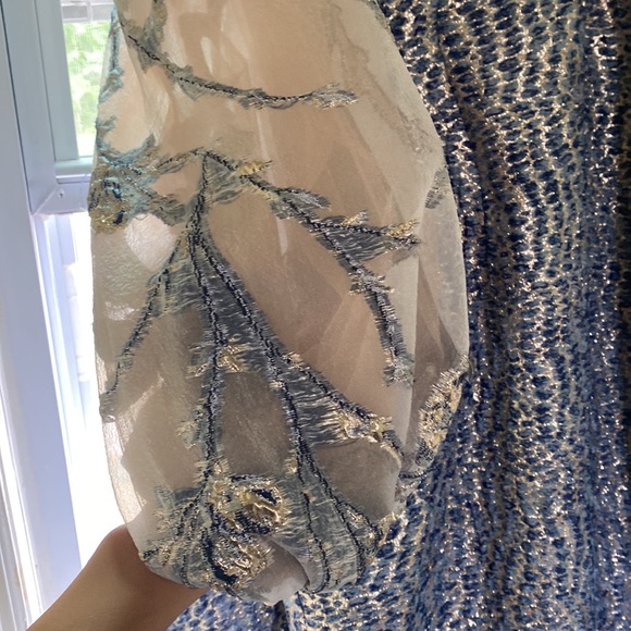 Beautiful gown - Picture 7 of 8